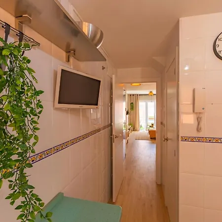 Beachfront, Pool, Terrace, Garage & Fibre Internet *