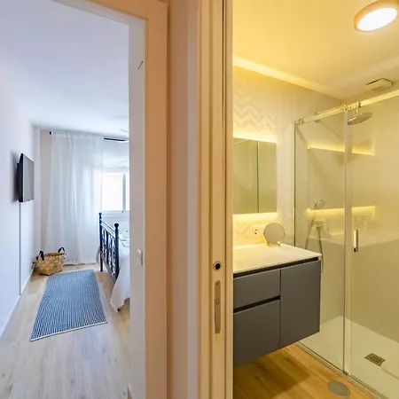 Beachfront, Pool, Terrace, Garage & Fibre Internet 타리파