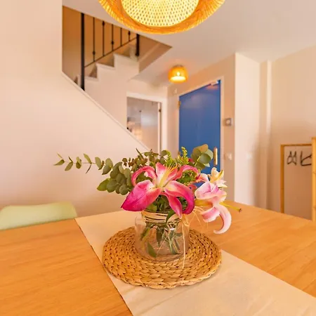 Beachfront, Pool, Terrace, Garage & Fibre Internet