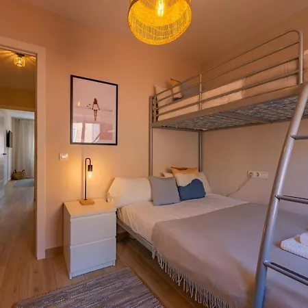 아파트 Beachfront, Pool, Terrace, Garage & Fibre Internet *
