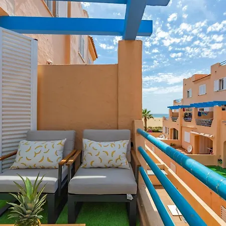 아파트 Beachfront, Pool, Terrace, Garage & Fibre Internet