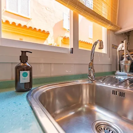 Apartment Beachfront, Pool, Terrace, Garage & Fibre Internet *