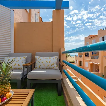 Beachfront, Pool, Terrace, Garage & Fibre Internet *
